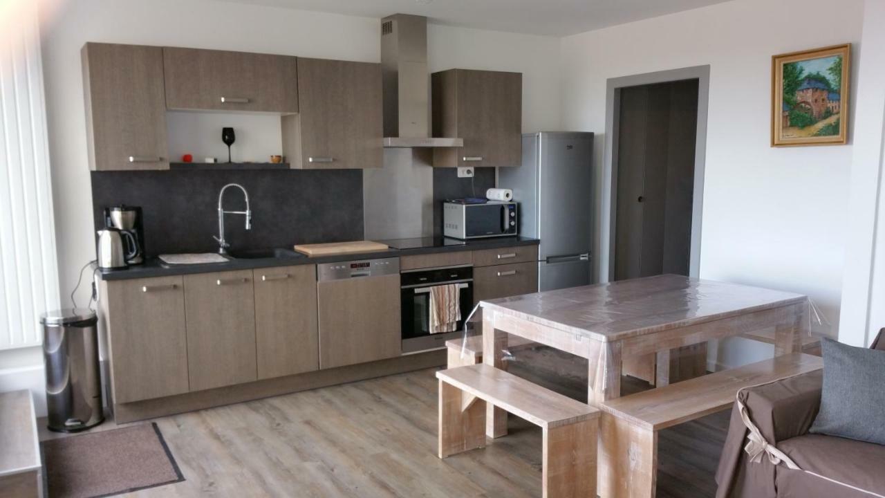 Appartement Vue Sur Mer Et Port Grandcamp-Maisy Exterior foto